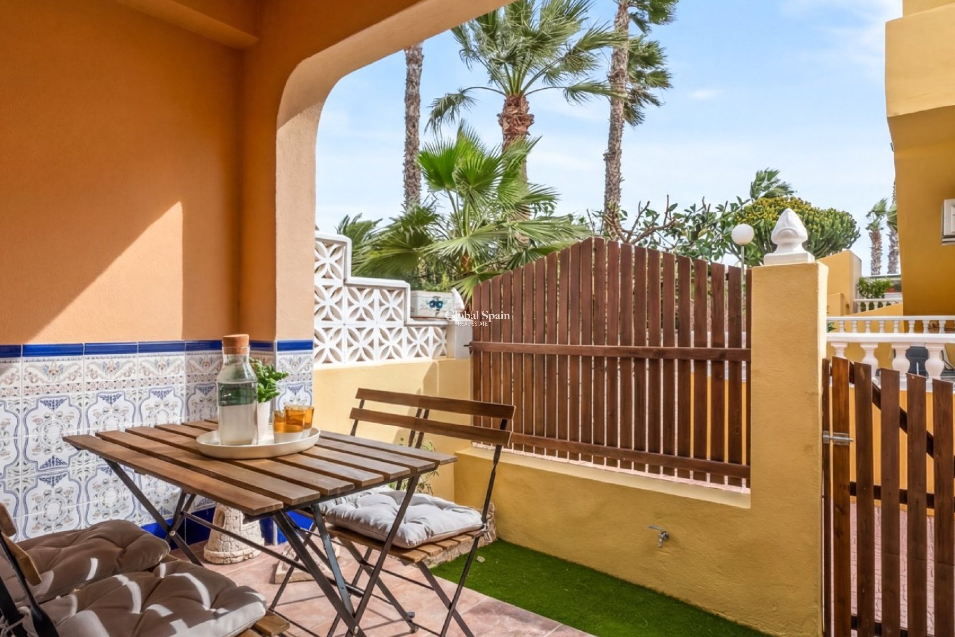 Resale - HOUSE -
ORIHUELA COSTA - La Florida