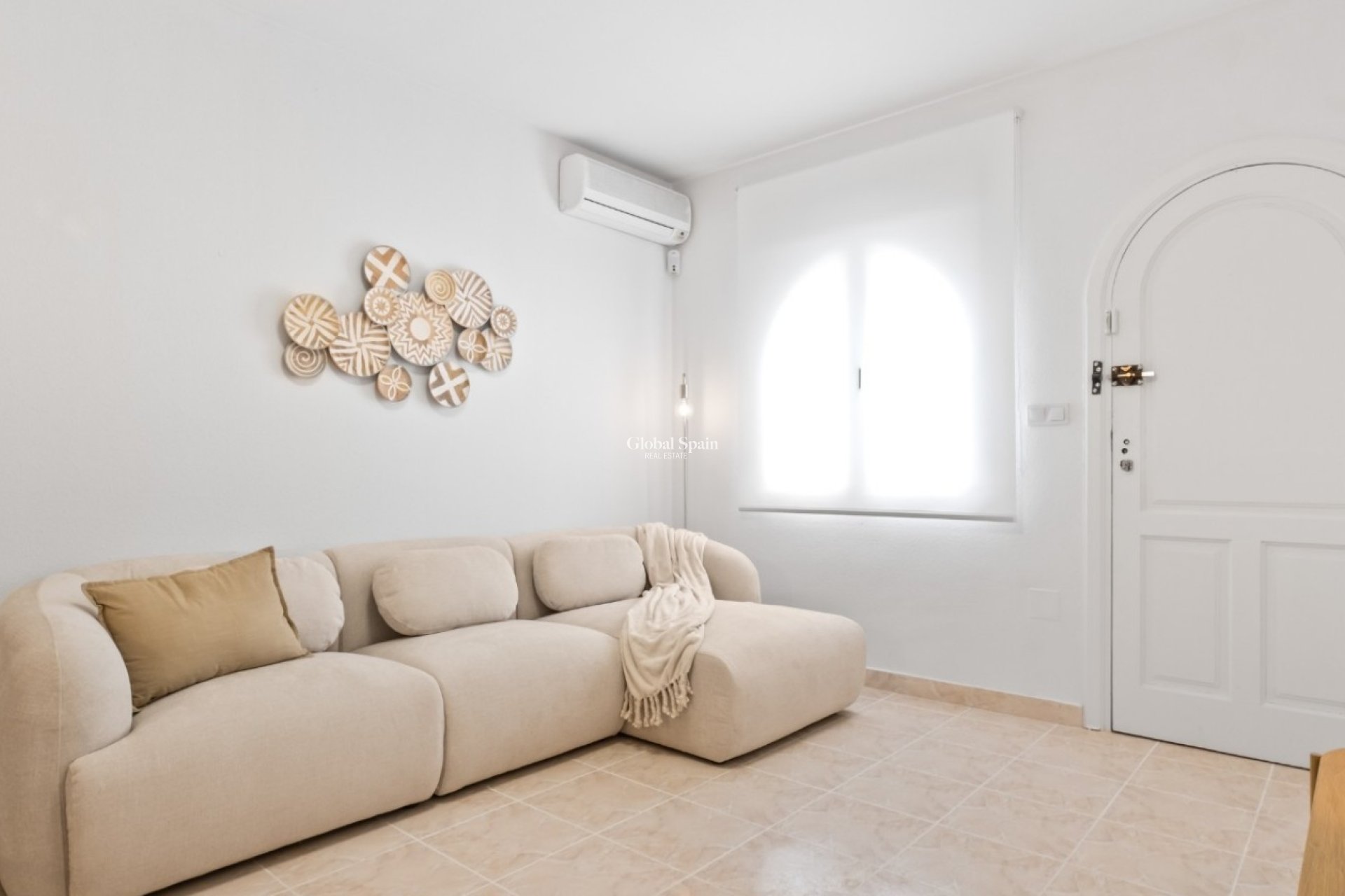 Resale - HOUSE -
ORIHUELA COSTA - La Florida