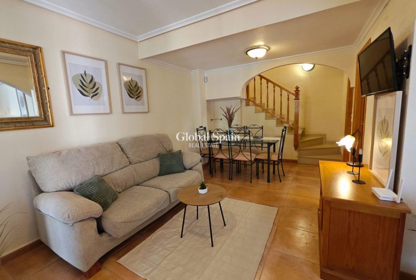 Resale - HOUSE -
ORIHUELA COSTA - La Florida