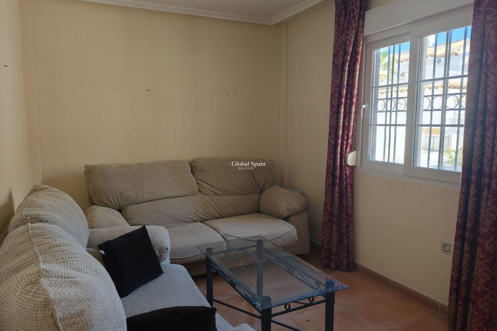 Resale - HOUSE -
ORIHUELA COSTA - La Florida