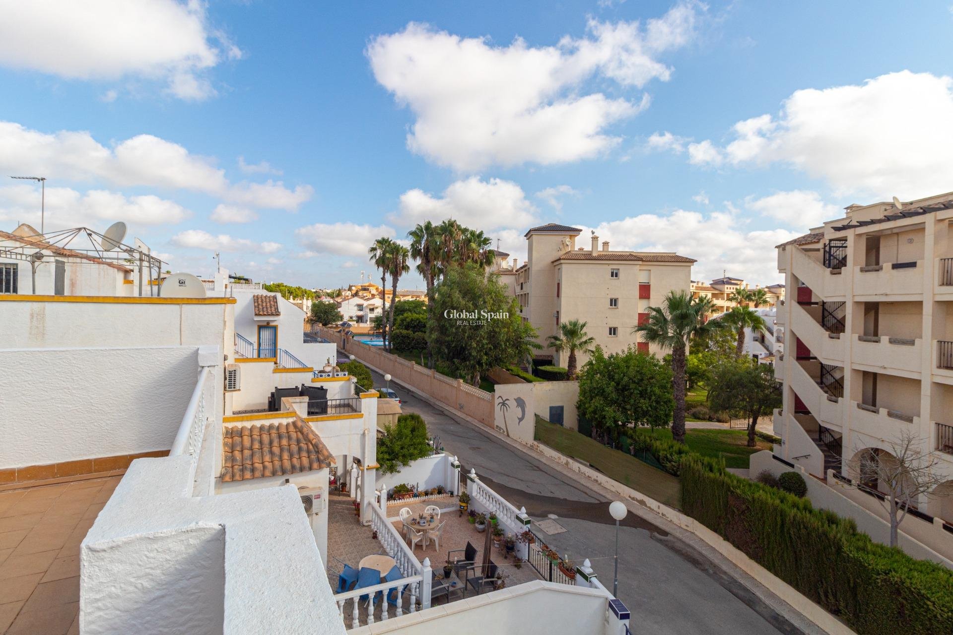 Resale - HOUSE -
ORIHUELA COSTA - La Florida