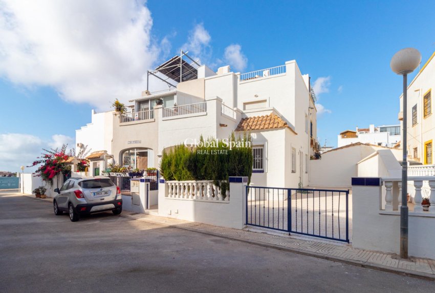 Resale - HOUSE -
ORIHUELA COSTA - La Florida