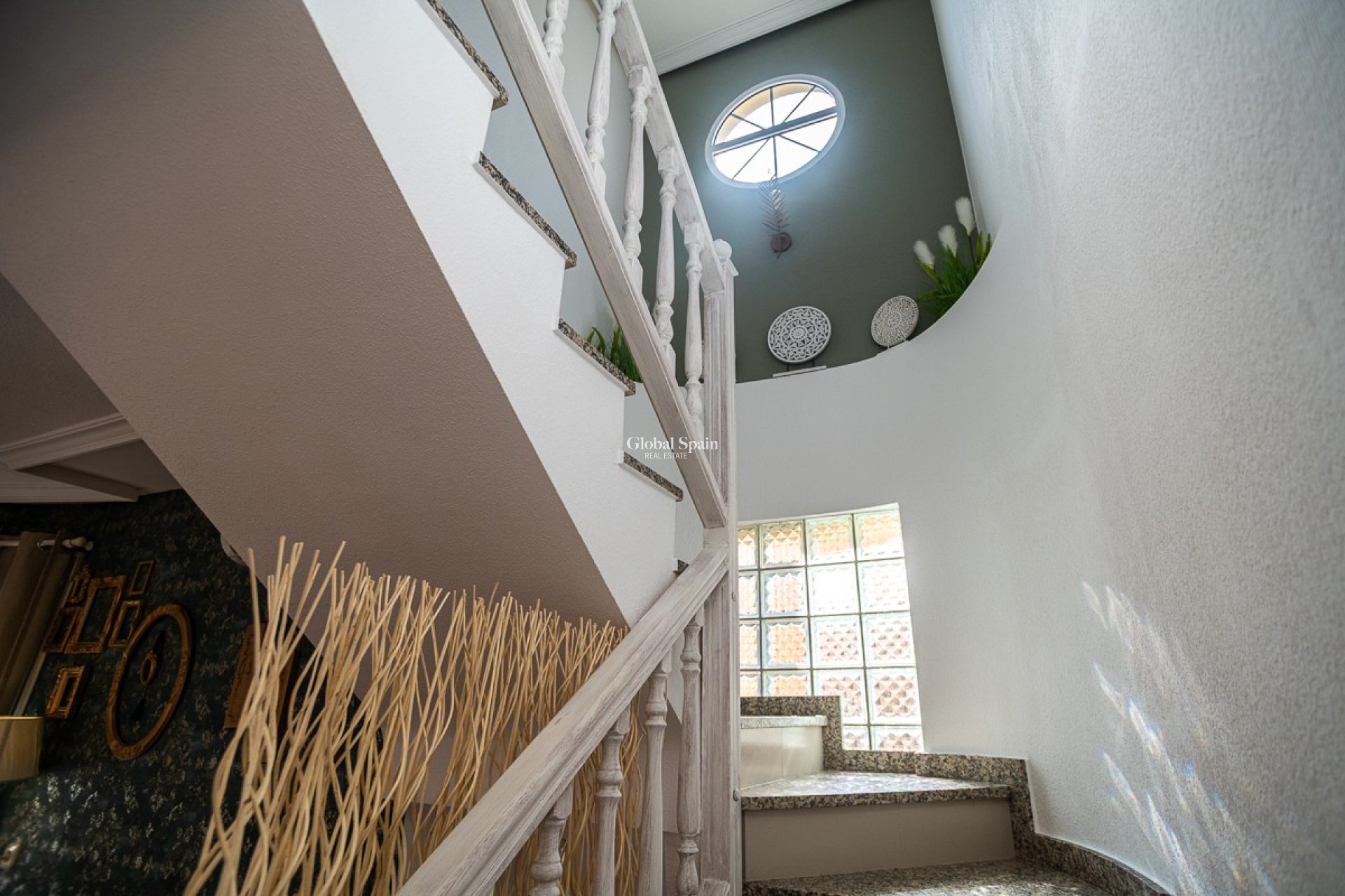 Resale - HOUSE -
ORIHUELA COSTA - La Florida