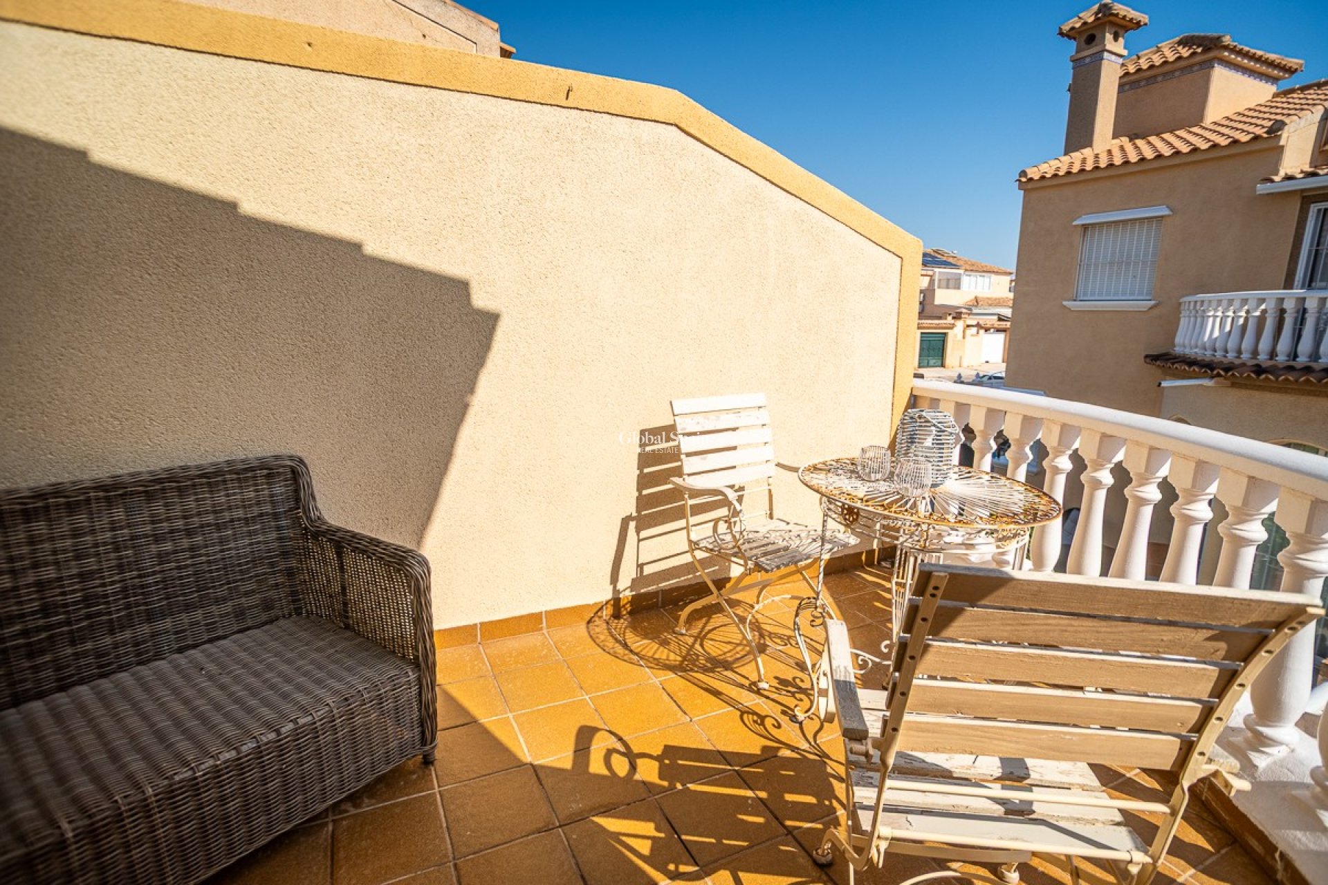 Resale - HOUSE -
ORIHUELA COSTA - La Florida