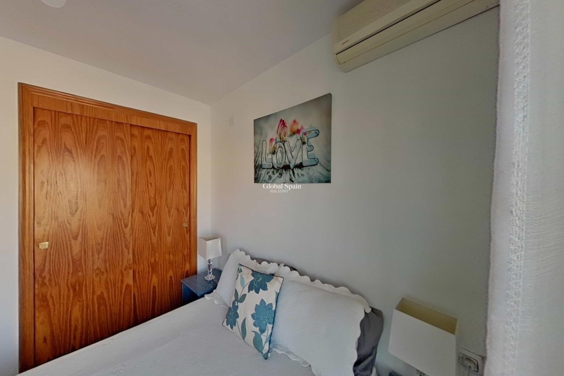 Resale - HOUSE -
ORIHUELA COSTA - La Regia