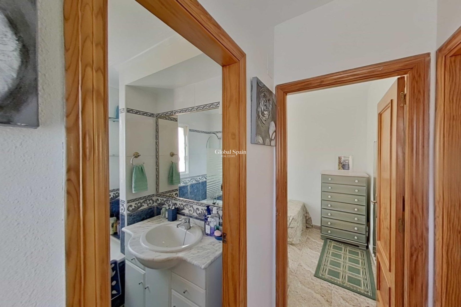 Resale - HOUSE -
ORIHUELA COSTA - La Regia