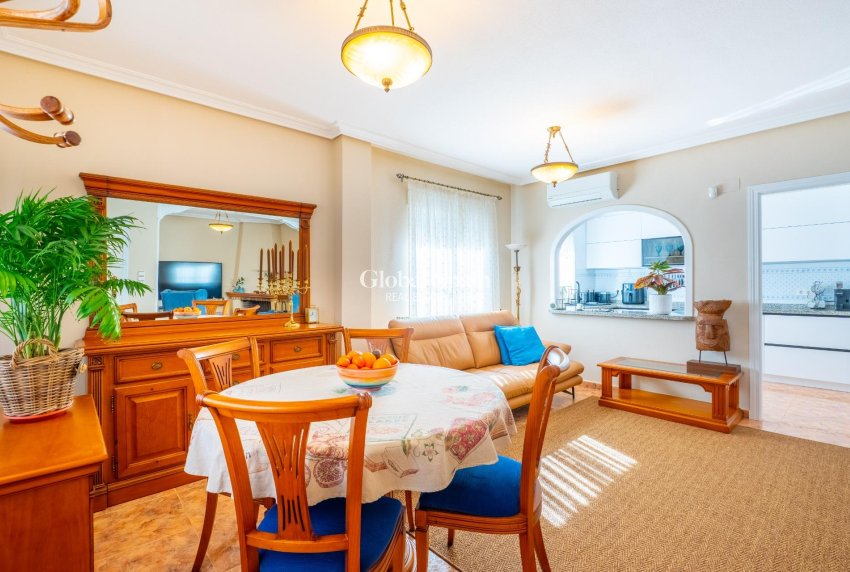 Resale - HOUSE -
ORIHUELA COSTA - La Regia