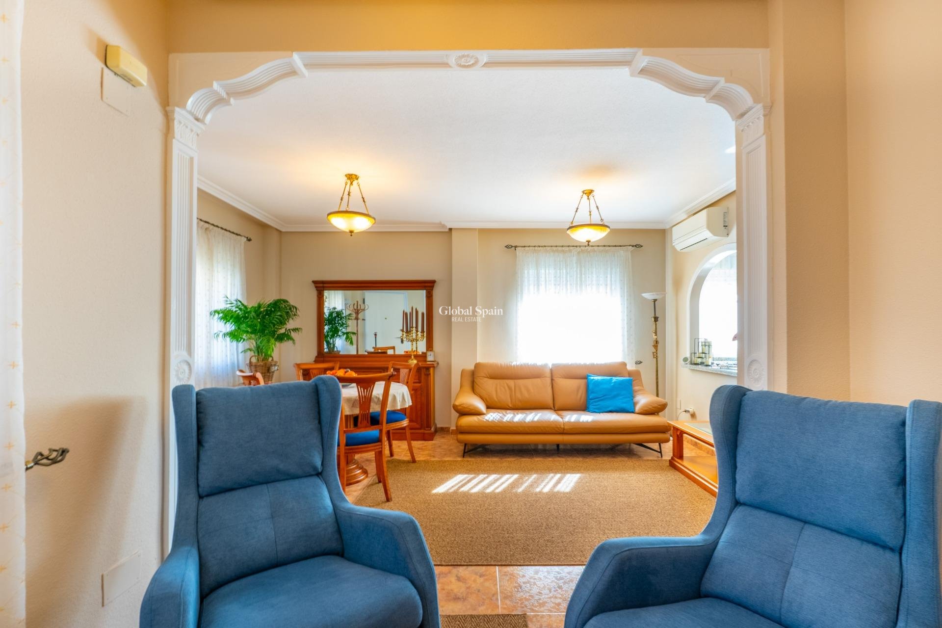 Resale - HOUSE -
ORIHUELA COSTA - La Regia