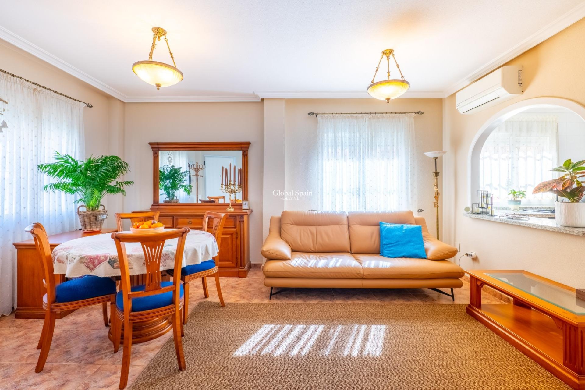 Resale - HOUSE -
ORIHUELA COSTA - La Regia