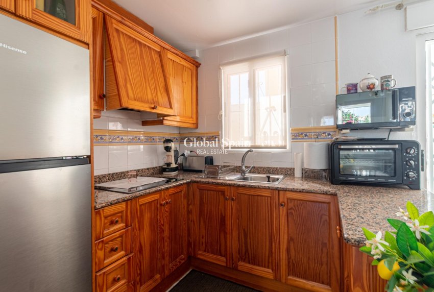 Resale - HOUSE -
ORIHUELA COSTA - La Regia