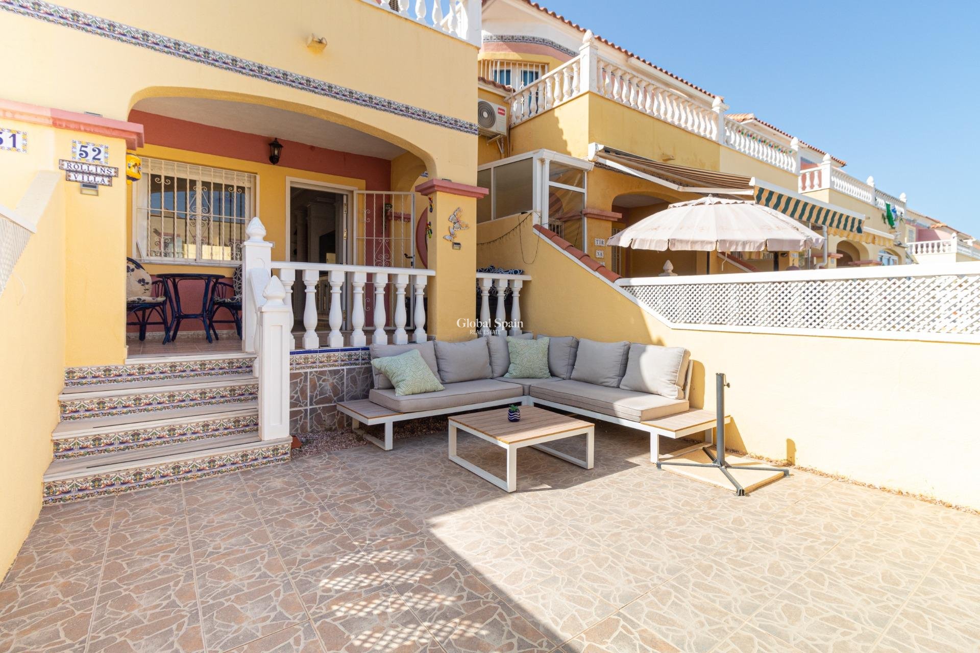 Resale - HOUSE -
ORIHUELA COSTA - La Regia