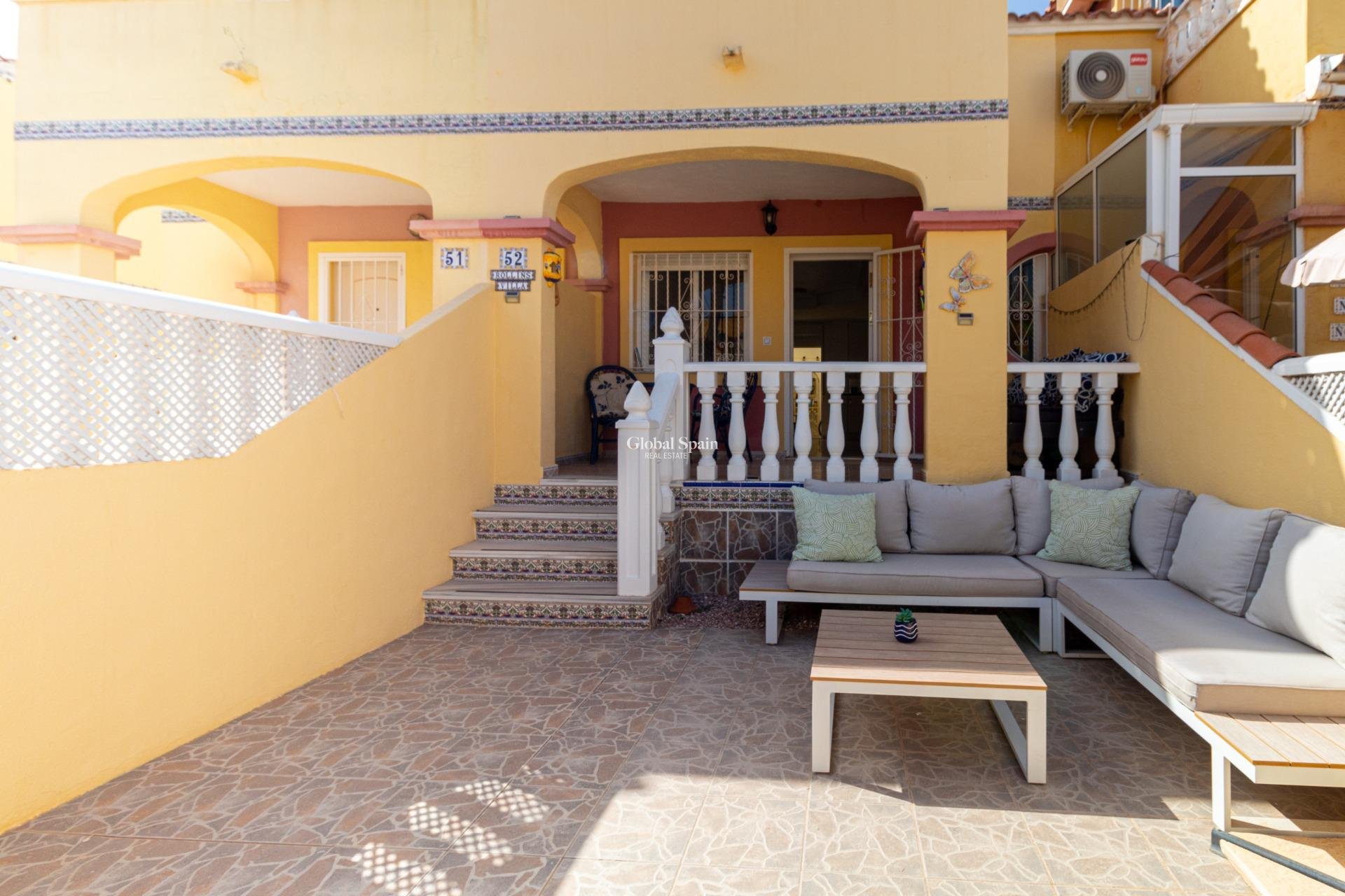 Resale - HOUSE -
ORIHUELA COSTA - La Regia