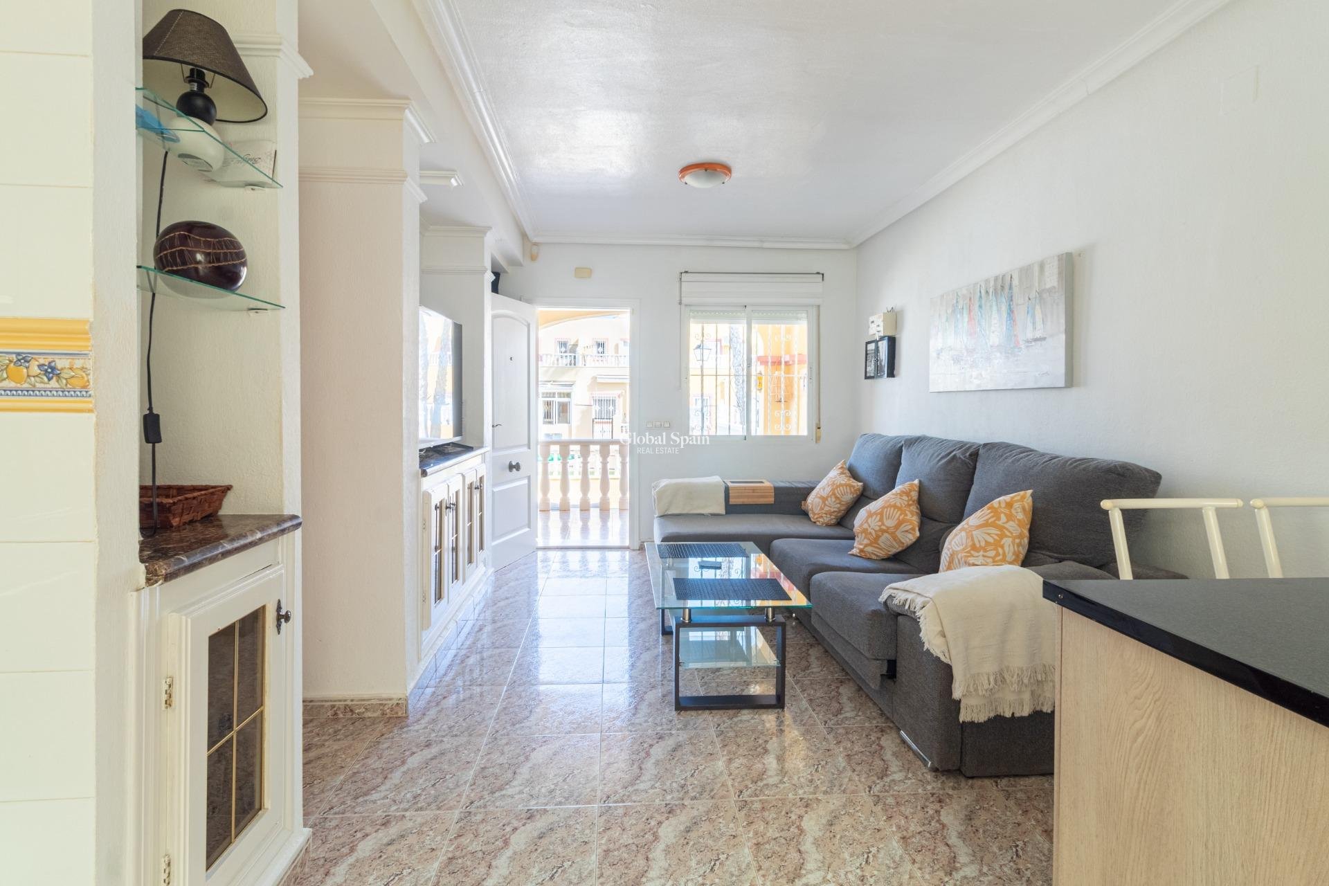 Resale - HOUSE -
ORIHUELA COSTA - La Regia