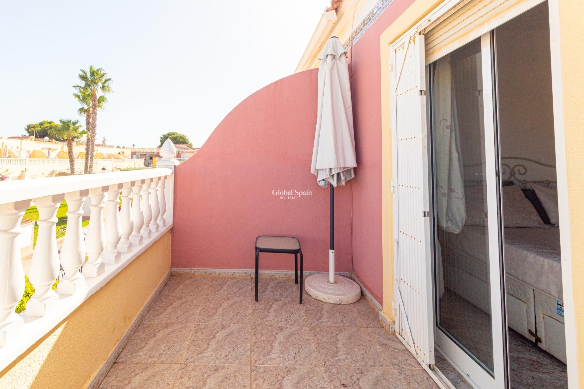 Resale - HOUSE -
ORIHUELA COSTA - La Regia