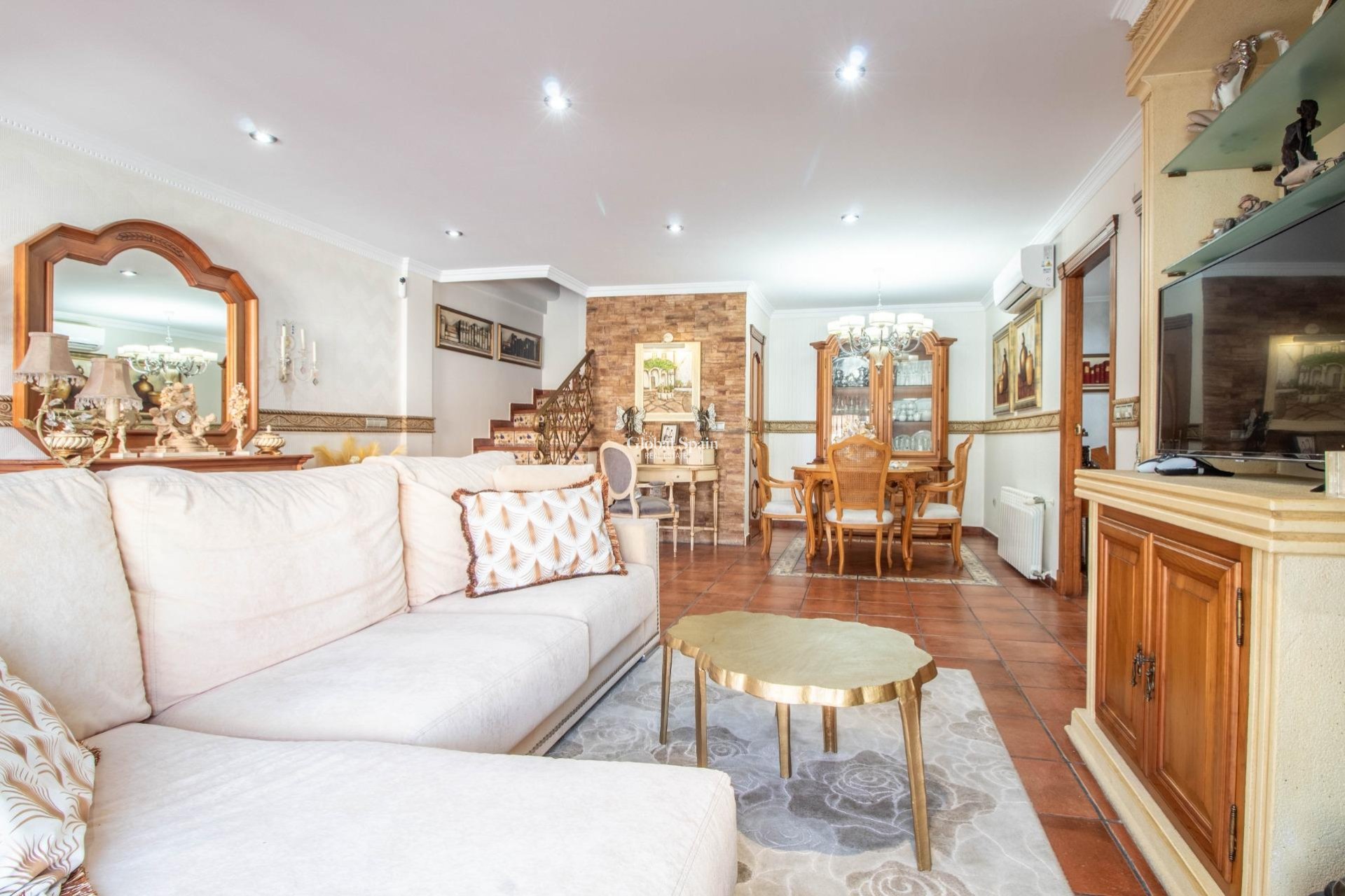 Resale - House -
ORIHUELA COSTA - La Zenia