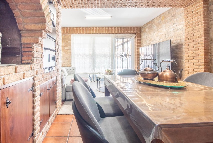 Resale - House -
ORIHUELA COSTA - La Zenia