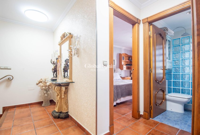 Resale - House -
ORIHUELA COSTA - La Zenia