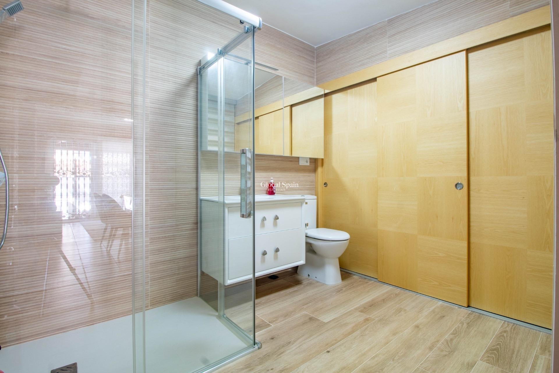 Resale - House -
ORIHUELA COSTA - La Zenia