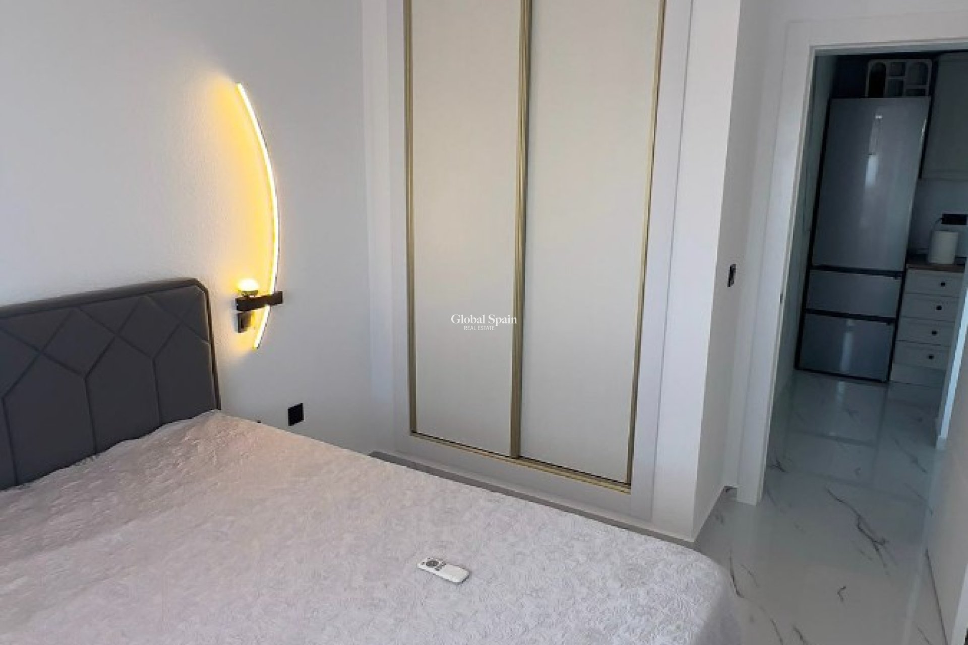 Resale - HOUSE -
ORIHUELA COSTA - La Zenia