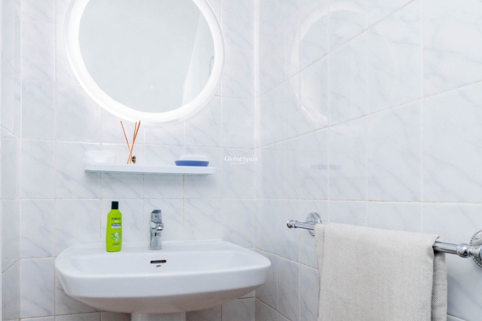 Resale - HOUSE -
ORIHUELA COSTA - La Zenia