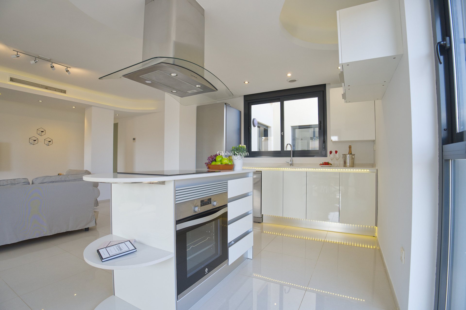 Resale - HOUSE -
ORIHUELA COSTA - La Zenia