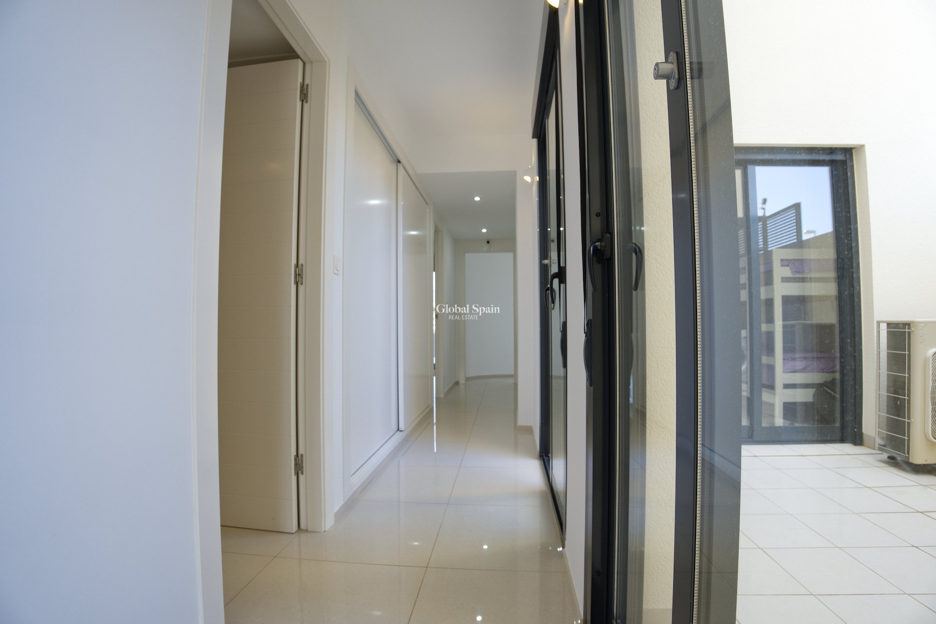 Resale - HOUSE -
ORIHUELA COSTA - La Zenia