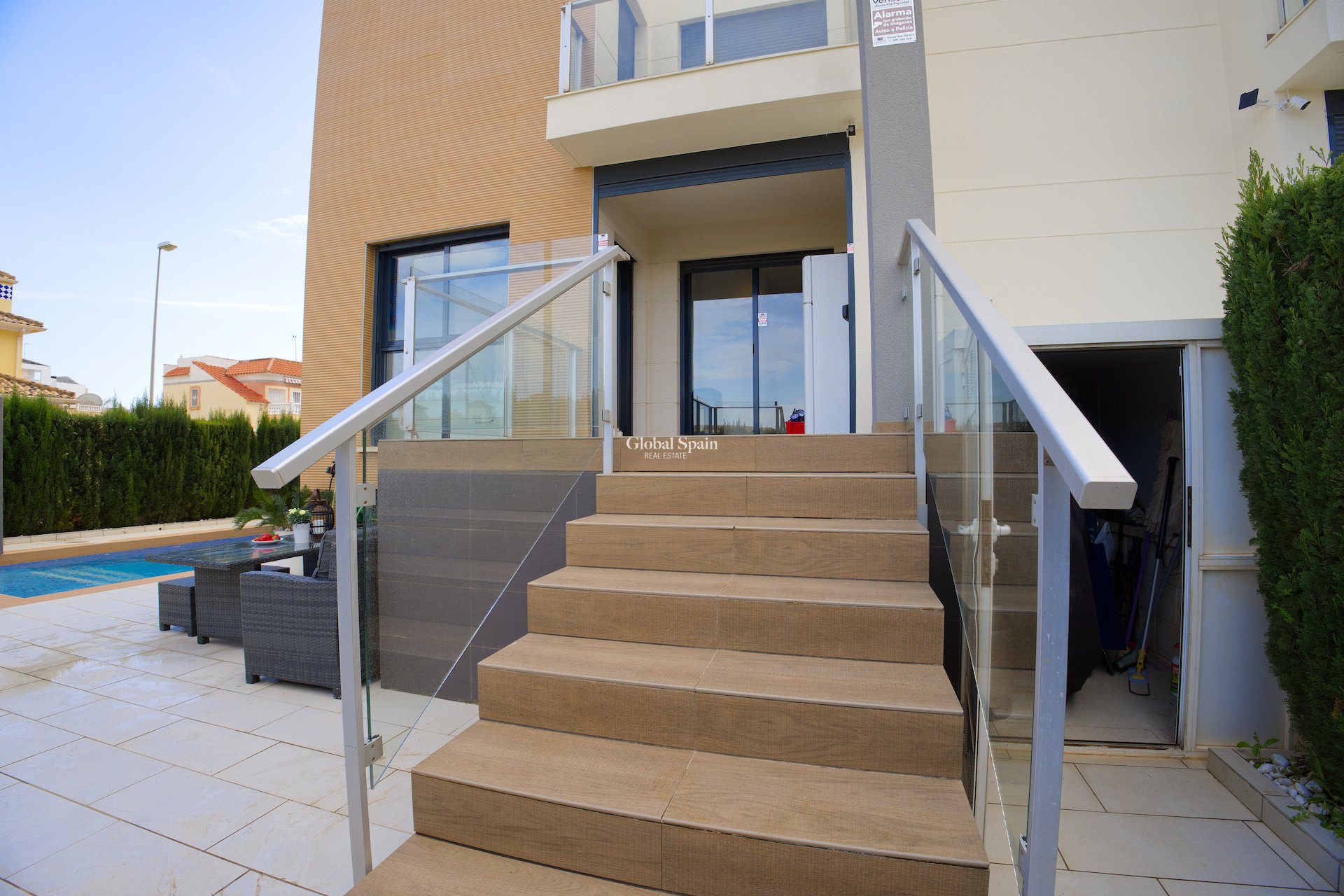 Resale - HOUSE -
ORIHUELA COSTA - La Zenia