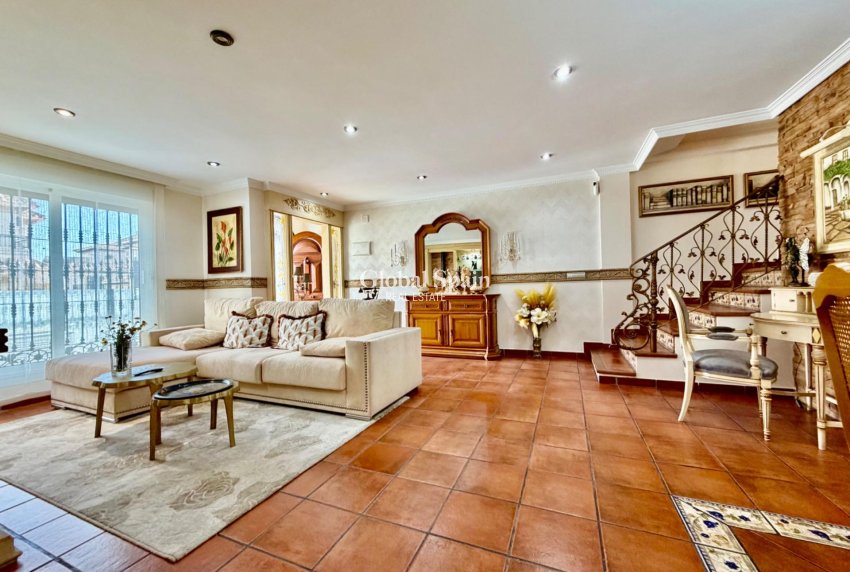 Resale - HOUSE -
ORIHUELA COSTA - La Zenia