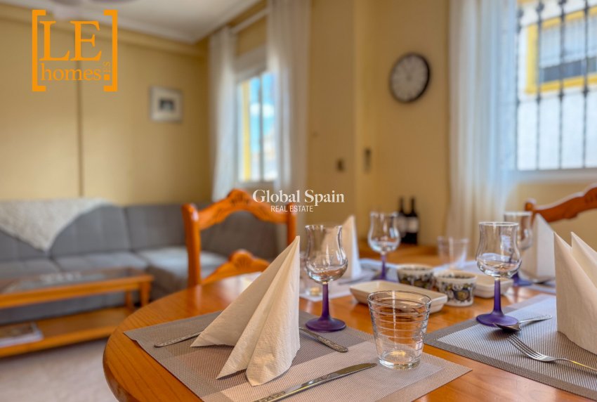 Resale - HOUSE -
ORIHUELA COSTA - La Zenia