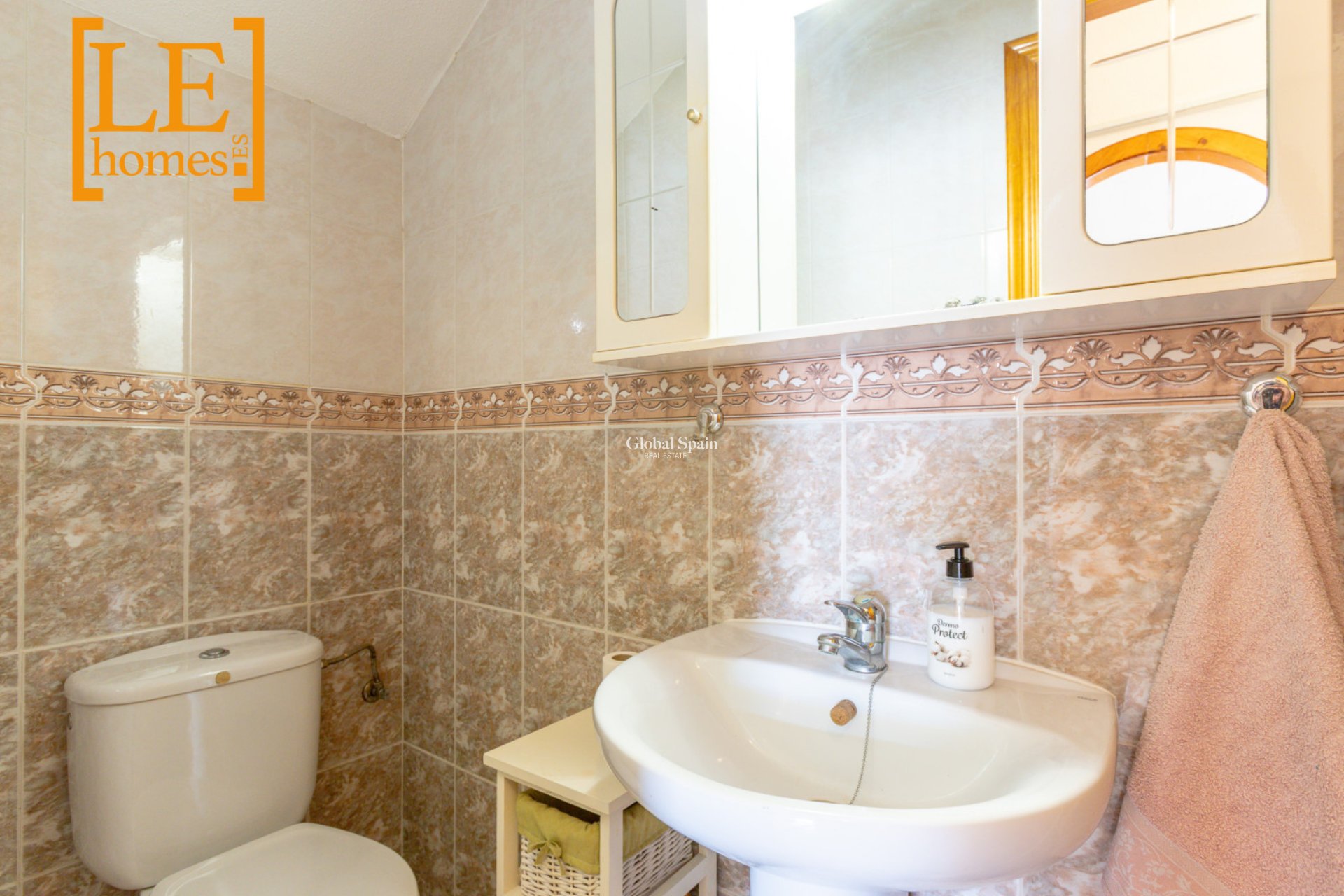 Resale - HOUSE -
ORIHUELA COSTA - La Zenia