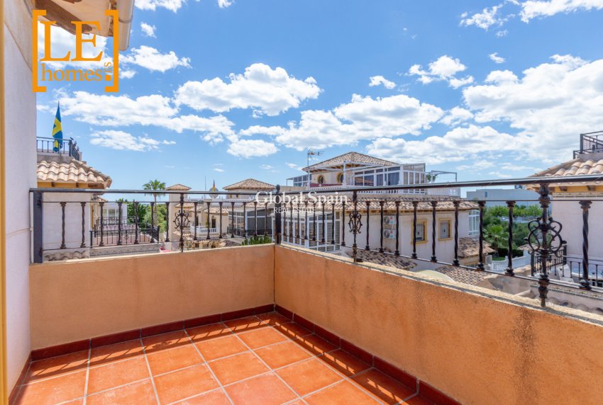 Resale - HOUSE -
ORIHUELA COSTA - La Zenia