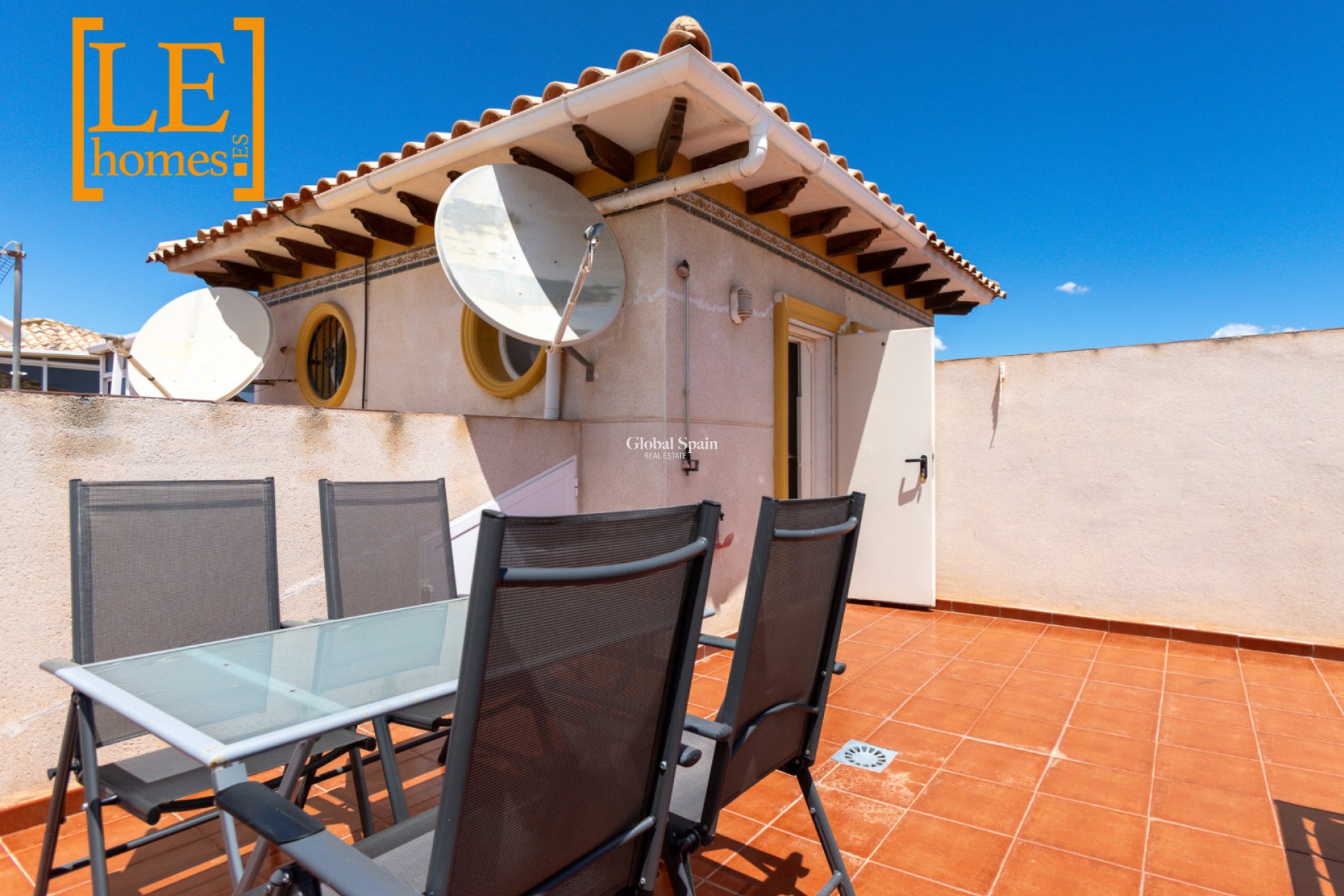 Resale - HOUSE -
ORIHUELA COSTA - La Zenia