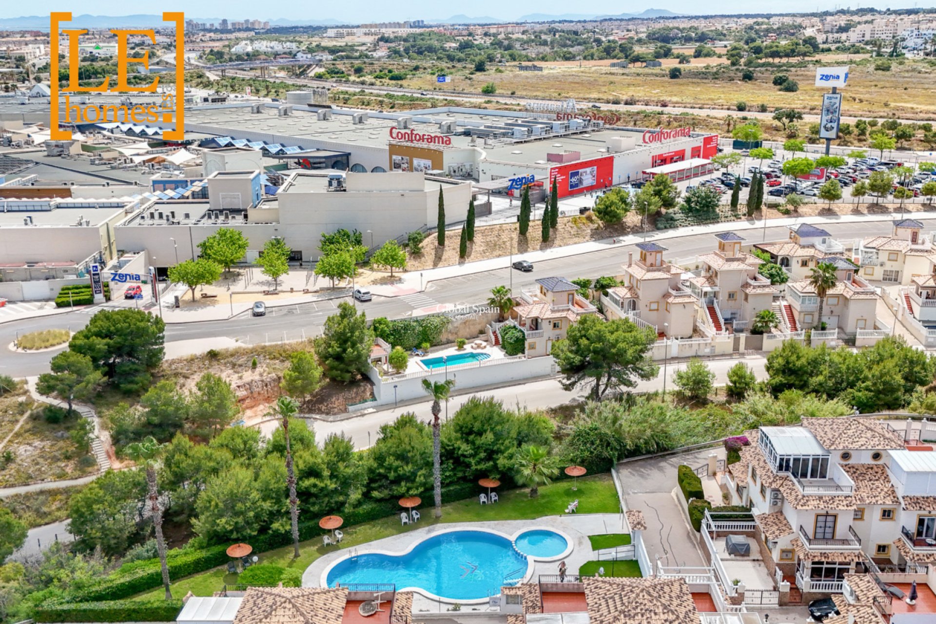 Resale - HOUSE -
ORIHUELA COSTA - La Zenia