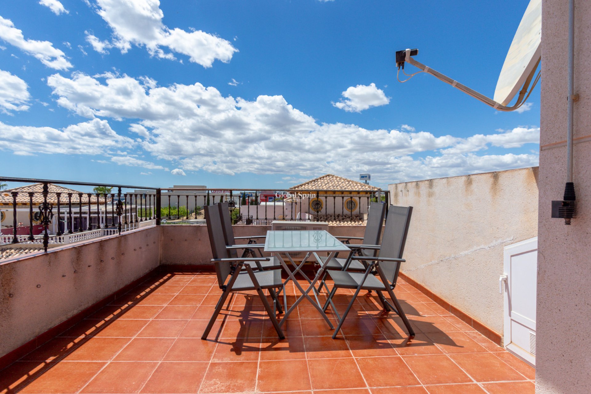 Resale - HOUSE -
ORIHUELA COSTA - La Zenia