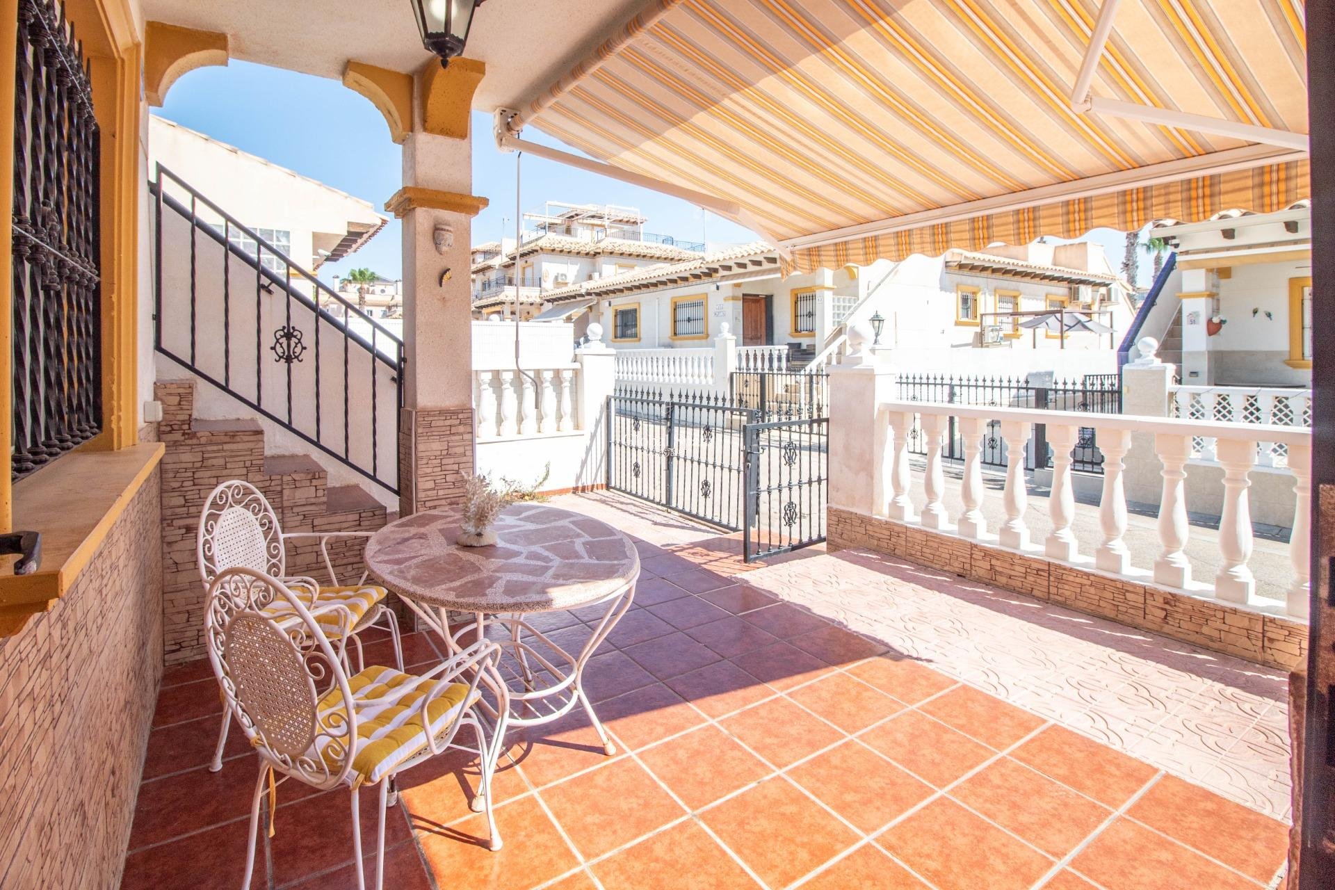 Resale - HOUSE -
ORIHUELA COSTA - La Zenia
