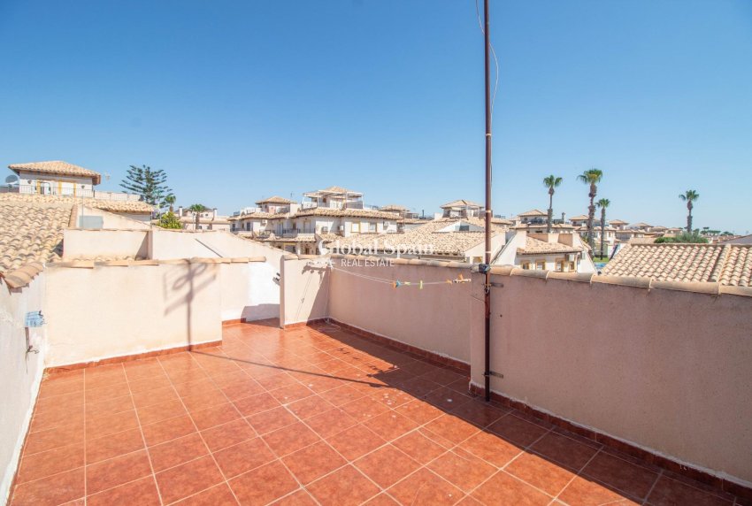 Resale - HOUSE -
ORIHUELA COSTA - La Zenia