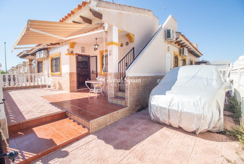 Resale - HOUSE -
ORIHUELA COSTA - La Zenia