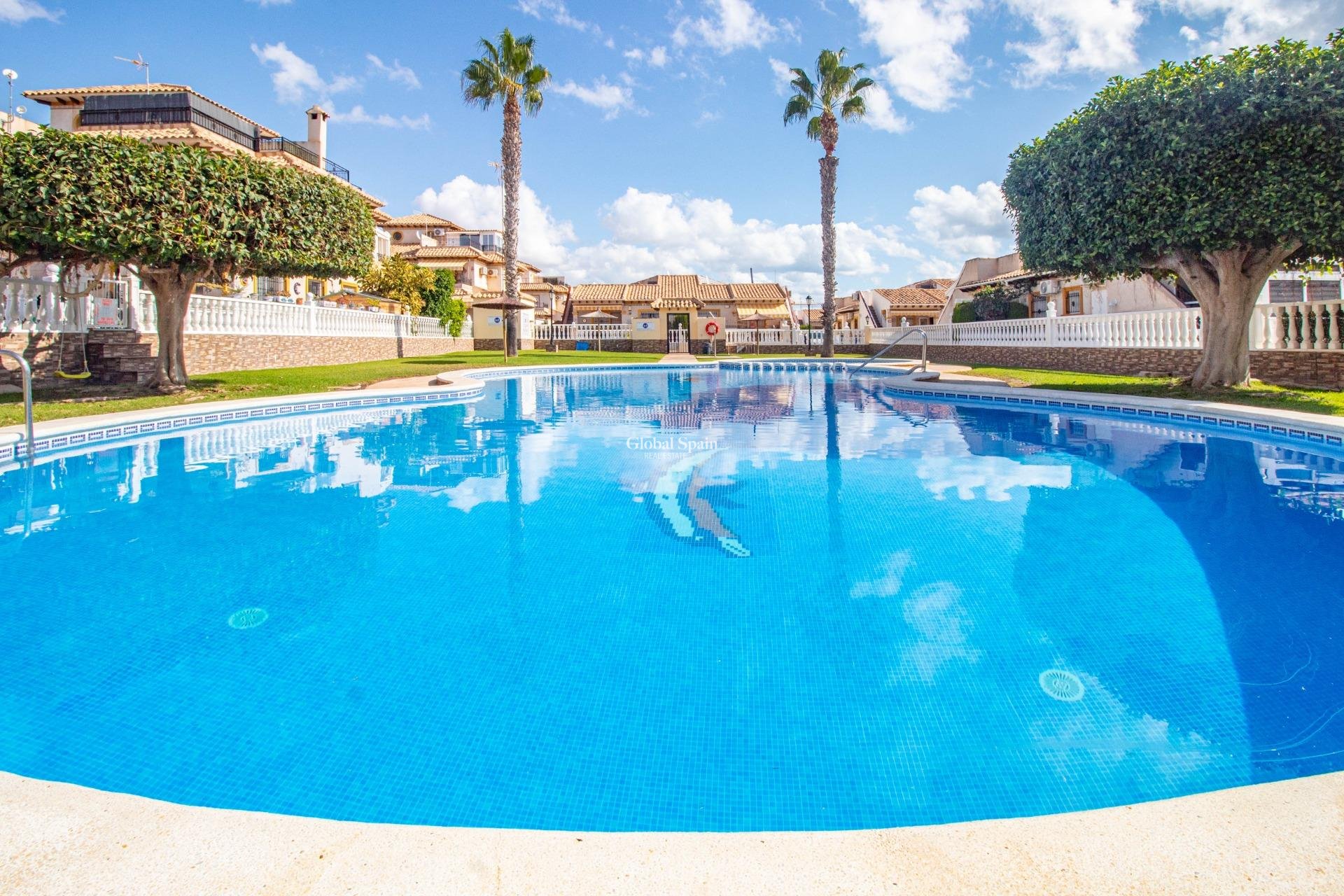 Resale - HOUSE -
ORIHUELA COSTA - La Zenia
