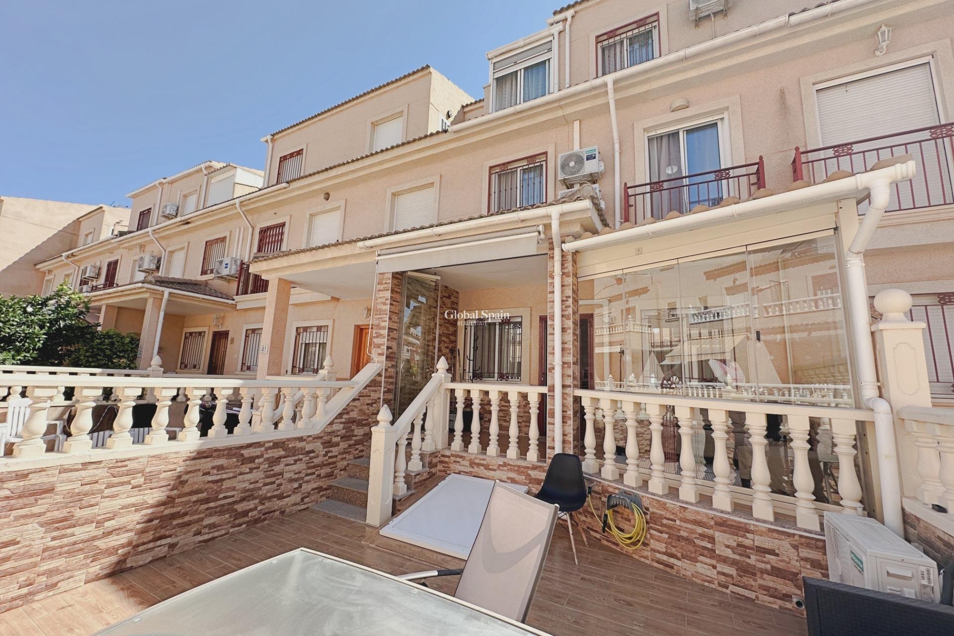 Resale - HOUSE -
ORIHUELA COSTA - La Zenia