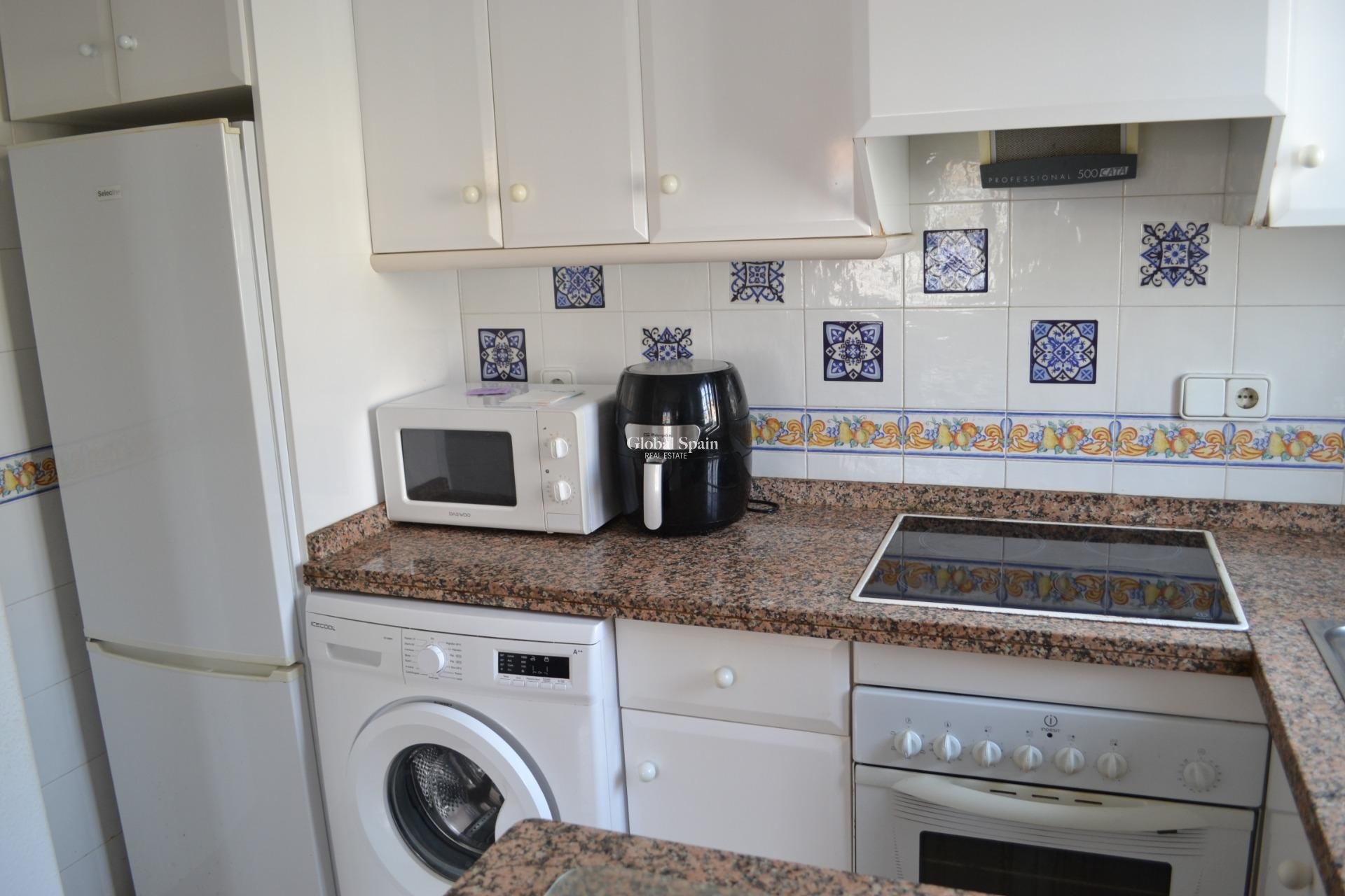 Resale - HOUSE -
ORIHUELA COSTA - La Zenia