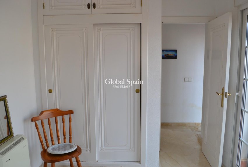 Resale - HOUSE -
ORIHUELA COSTA - La Zenia