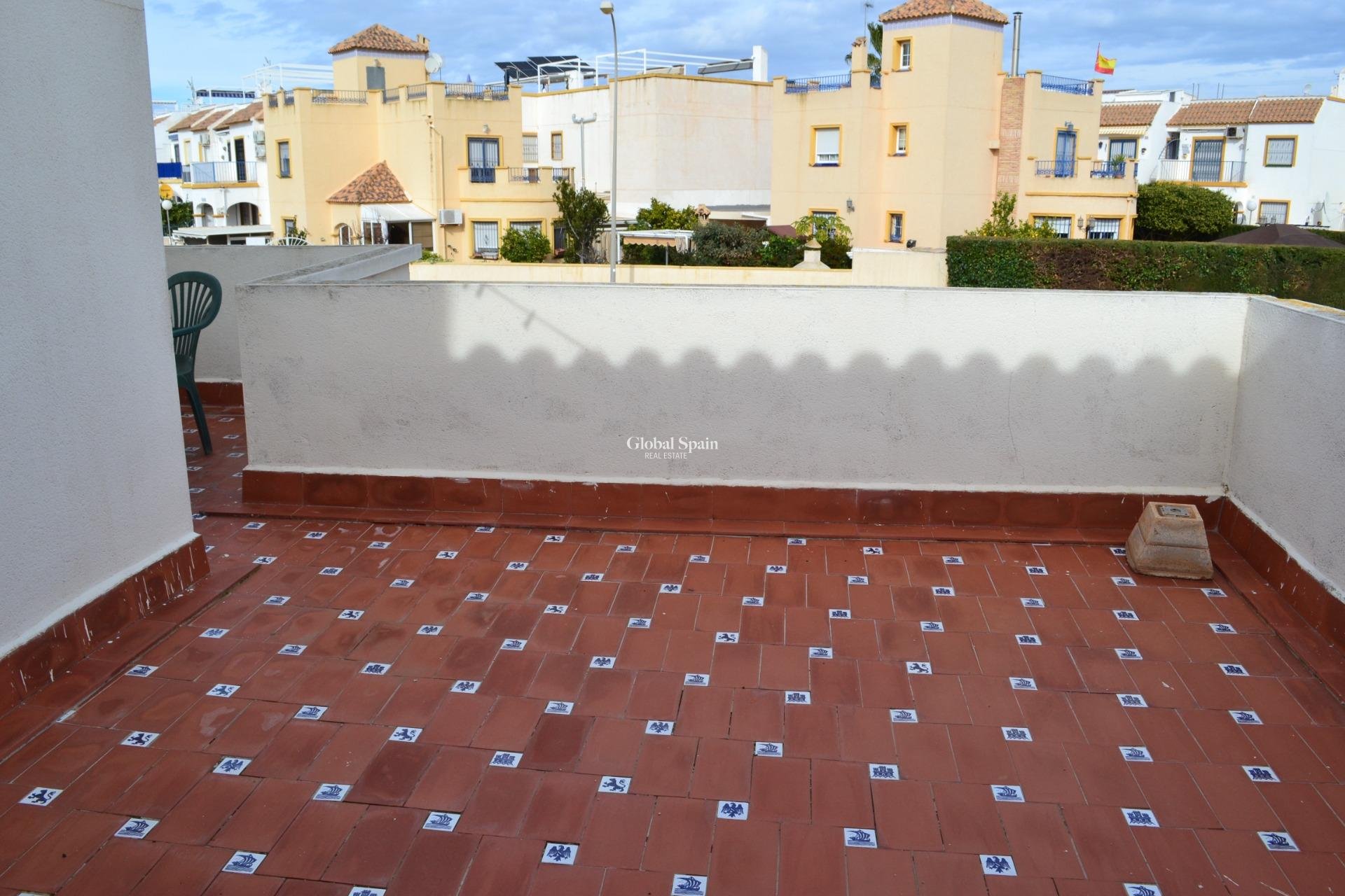 Resale - HOUSE -
ORIHUELA COSTA - La Zenia