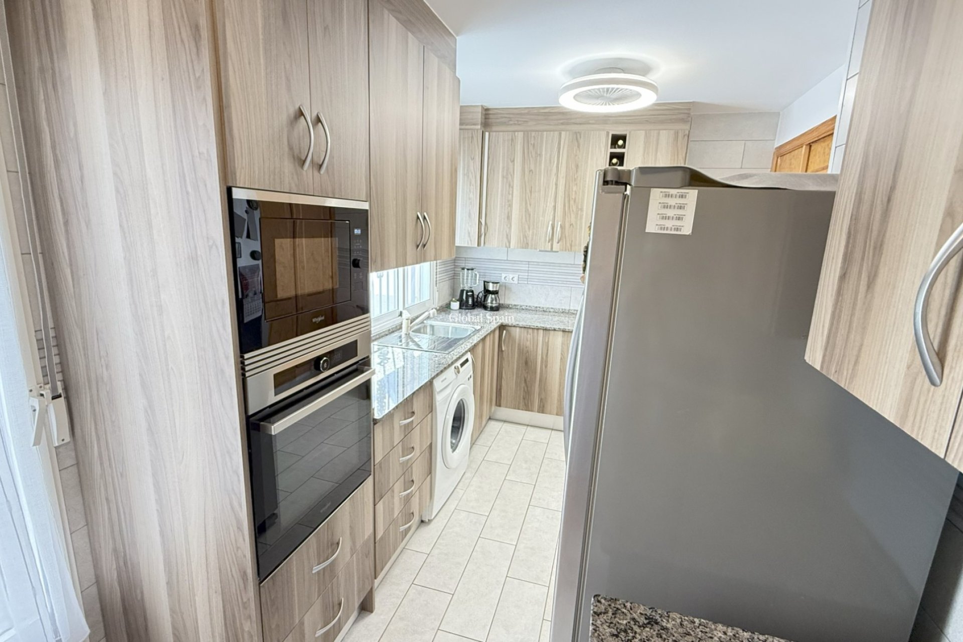 Resale - House -
ORIHUELA COSTA - La Zenia