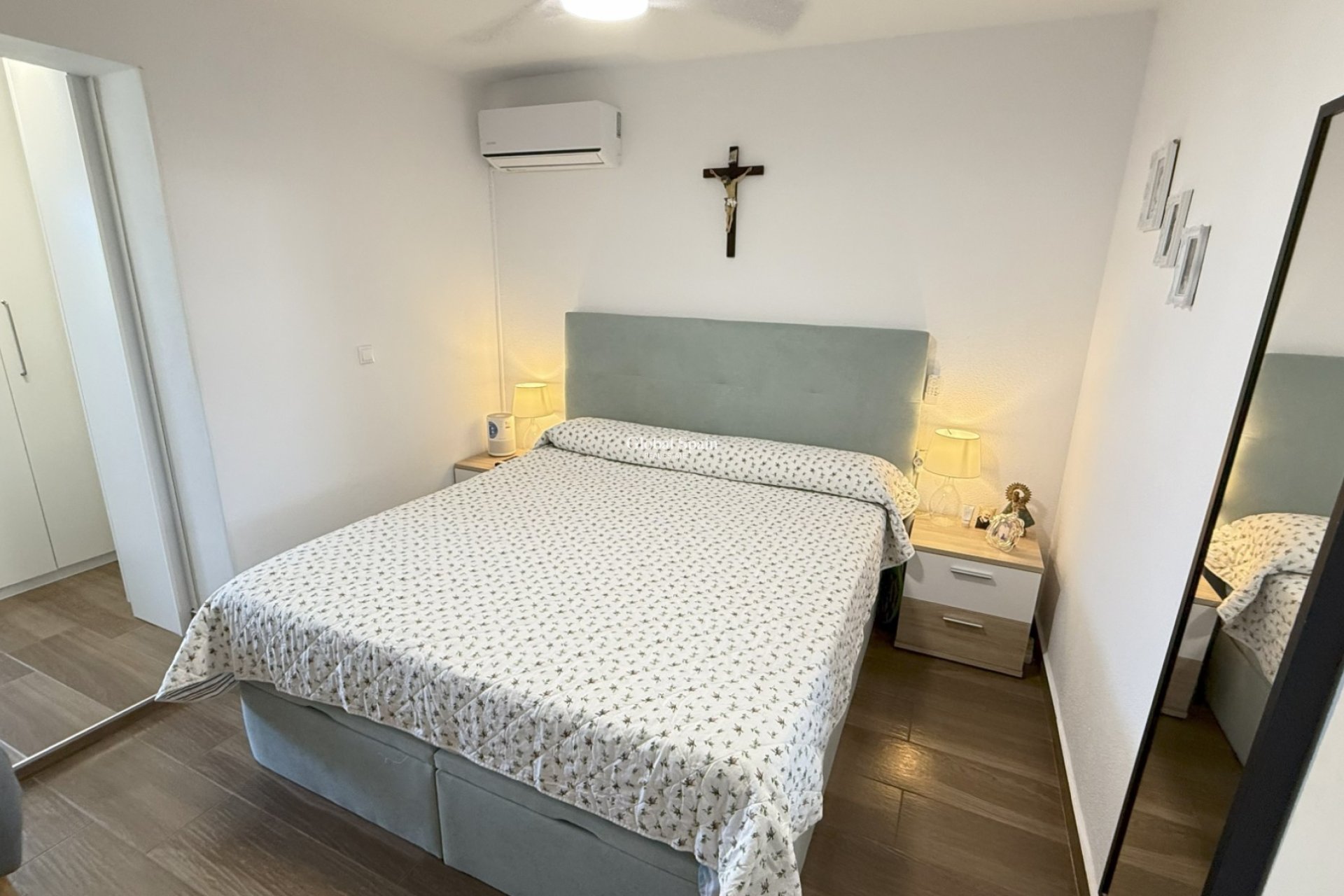 Resale - House -
ORIHUELA COSTA - La Zenia