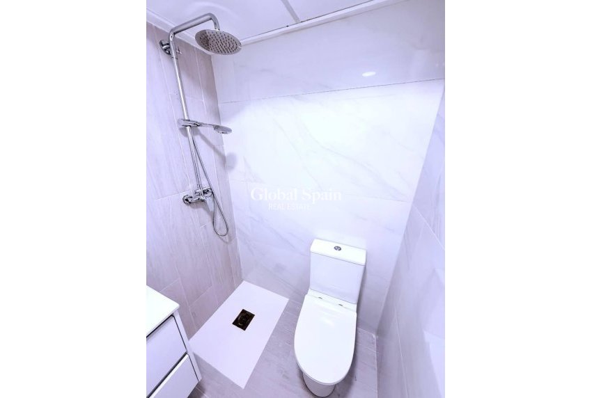 Resale - HOUSE -
ORIHUELA COSTA - Las Filipinas