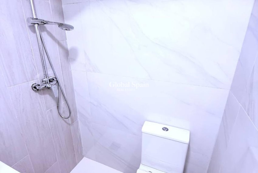 Resale - HOUSE -
ORIHUELA COSTA - Las Filipinas