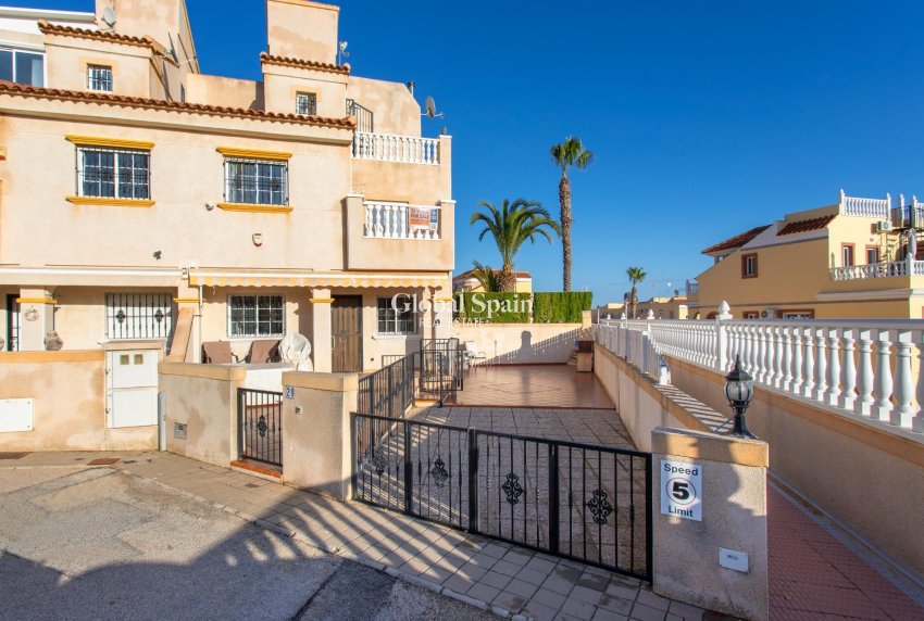 Resale - HOUSE -
ORIHUELA COSTA - Las Filipinas