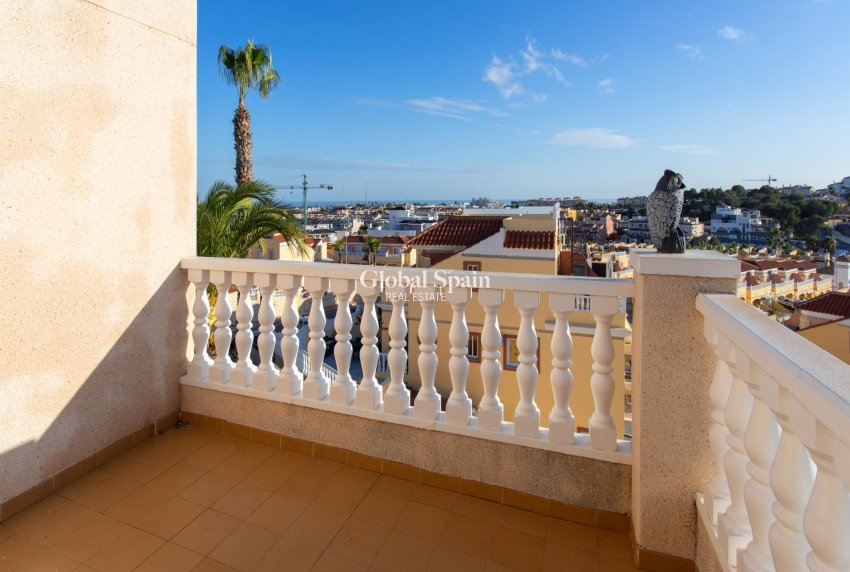 Resale - HOUSE -
ORIHUELA COSTA - Las Filipinas