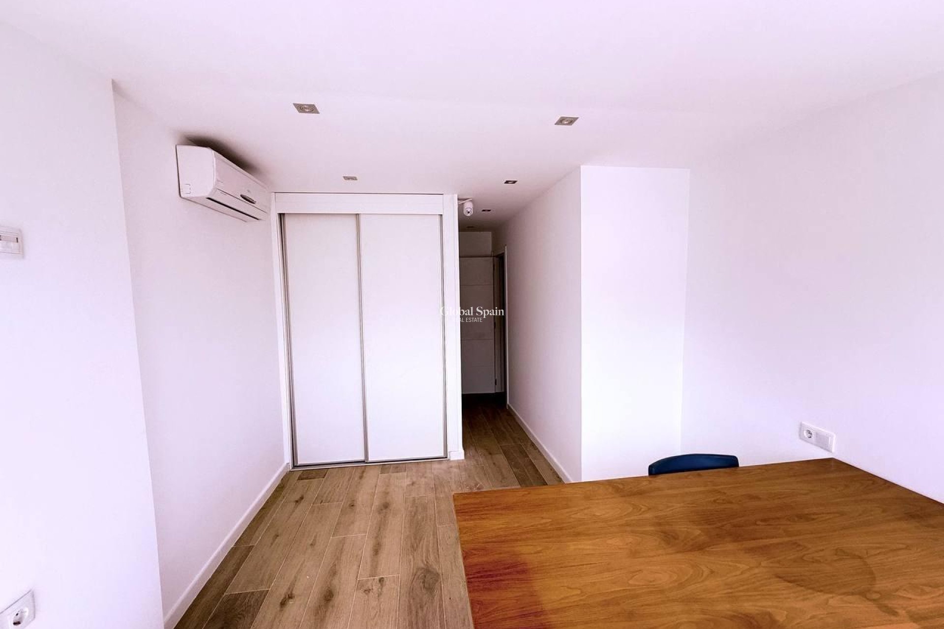 Resale - HOUSE -
ORIHUELA COSTA - Las Filipinas