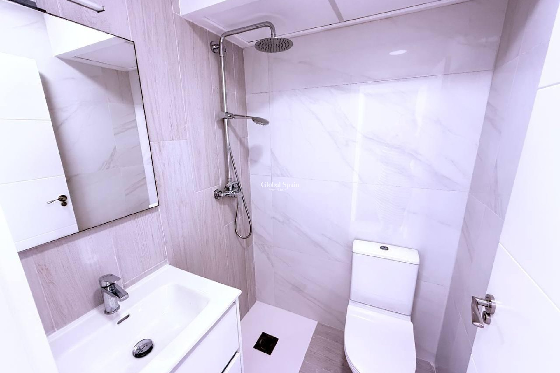 Resale - HOUSE -
ORIHUELA COSTA - Las Filipinas